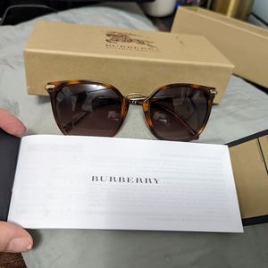 Burberry Sunglasses 0BE4262